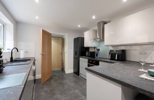 Scunthorpe Apartment | Relocation l Groups l Sleeps6