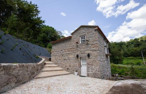 Bico House | Remarkable 1-Bed Cottage in Arcos de Valdevez