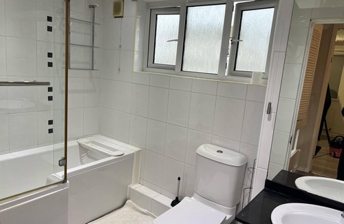 Vange House | Remarkable 3-Bed House in Basildon