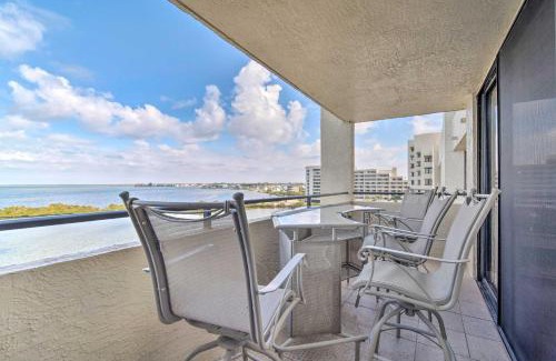 Hudson Apartment | Remarkable Hudson Condo with Coastal Views!