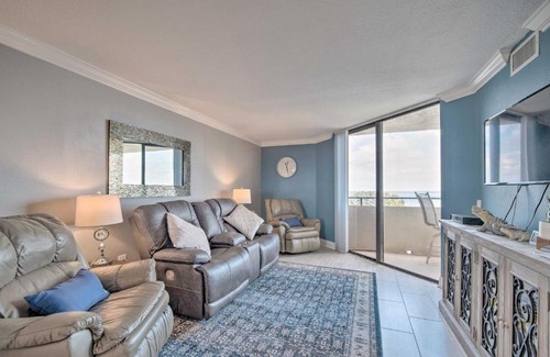 Hudson Apartment | Remarkable Hudson Condo with Coastal Views!