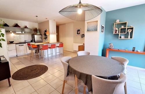 Aigues-Vives Apartment | Remi's apartment – garden and jacuzzi