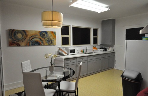 Monrovia House | Remodeled 1905 Vintage Home, Walking To Old Town W/fri. Farmer's Mkt