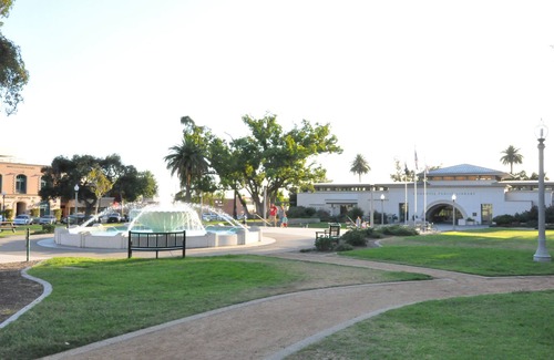 Monrovia House | Remodeled 1905 Vintage Home, Walking To Old Town W/fri. Farmer's Mkt