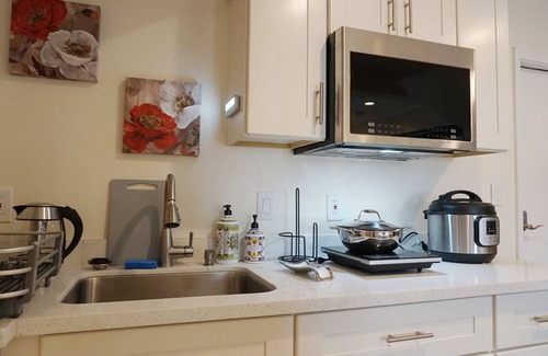 Outer Mission House | Remodeled 1BR&1BATH Guest Suite With City View in SF(Bart/muni)