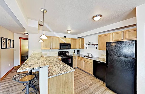 Downtown Steamboat Springs Condo | Remodeled 2 Bedroom Downtown Condo sleeps 6!