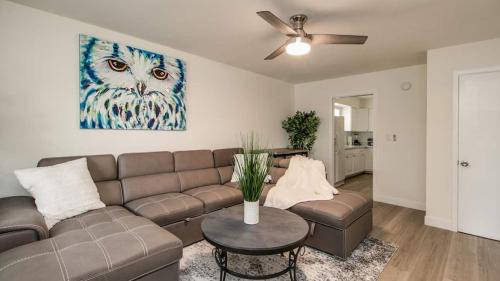 Western Villa House | Remodeled 2 Bdrm w Yard in Old Town Scottsdale