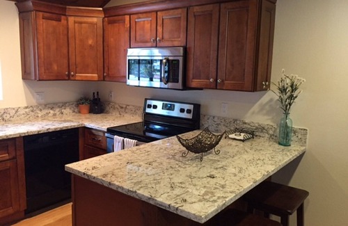 Mammoth Lakes House | REMODELED 2 BR + LOFT/2.25 BA in Mammoth Lakes - Woodlands Complex - Sleeps 8