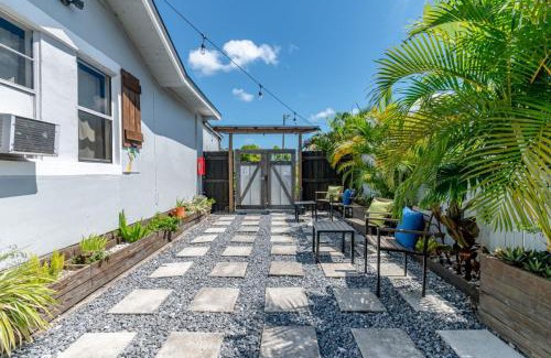 St. Petersburg - Clearwater Apartment | Remodeled 2BR Apartment w/Garden Deck