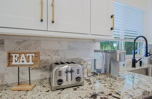 Sun City House | Remodeled, 3 bedrooms, 2.5 ba, 2 cg, golf course community, close to restaurants