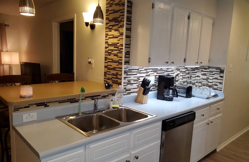 Springwoods House | Remodeled 3 BR 2 BA Duplex in Northwest Austin Pet Stays for Free !