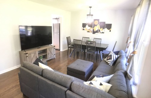 Addison House | Remodeled 3BR 1BA Near O'Hare Sleeps 10