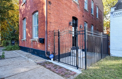 Benton Park House | Remodeled 3br 4ba Home with Secret Speakeasy Basement