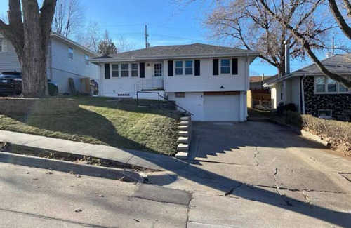 South Central Omaha House | Remodeled 4-2 in the Heart of Omaha- Pay Monthly