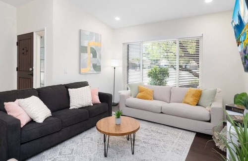 Avant House | Remodeled Abode | 3BR | Pingpong | Football | Pool