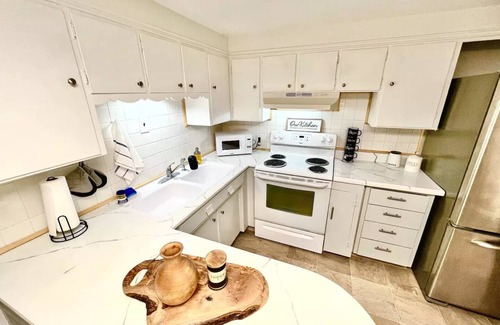 Saranac Lake Cottage | Remodeled ADK 2bd/1 bth Sleeps 7 Downtown on Main