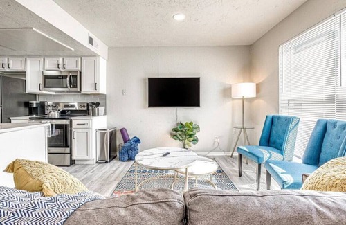 Central Oklahoma City Apartment | Remodeled Apt In Paseo With Bikes