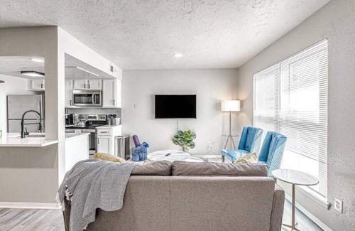 Central Oklahoma City Apartment | Remodeled Apt In Paseo With Bikes