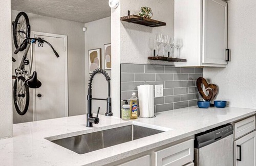 Central Oklahoma City Apartment | Remodeled Apt In Paseo With Bikes