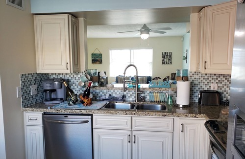 Hollywood South Central Beach House | Remodeled Beach House 4/4 less than a block to beautiful HOLLYWOOD BEACH!