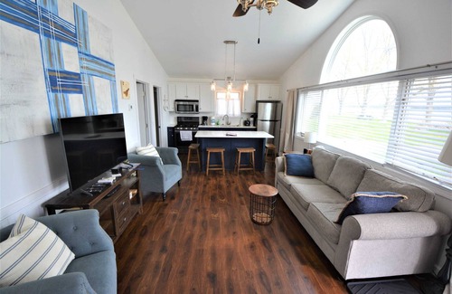 Brainerd Cabin | Remodeled Cabin, Grill, Outside Seating, New Heating & AC, Dock, Swimming & More
