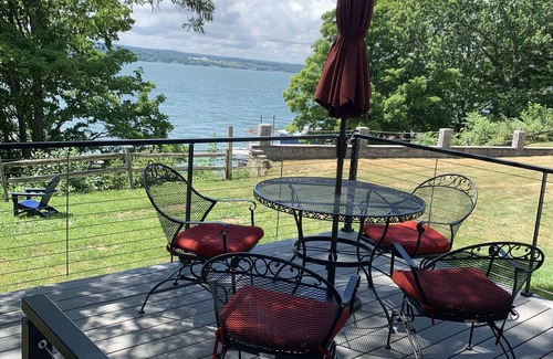 King Ferry Cottage | Remodeled Cayuga Lake Cottage - nice yard & waterfront, near Treleaven winery