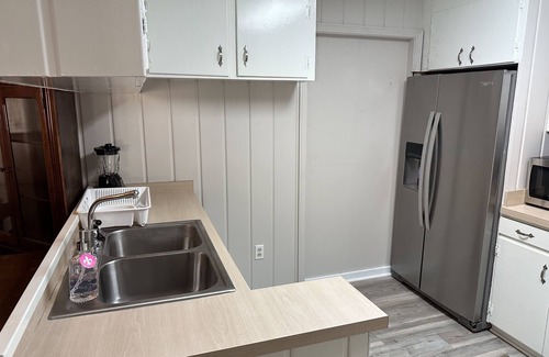 Blakely Apartment | Remodeled Cozy 1Bed1Bath small town apartment.