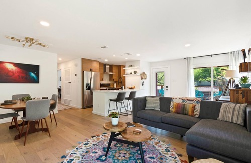 Barton Hills House | Remodeled duplex in Barton Hills with open kitchen, great patio. Sunset views.