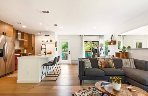 Barton Hills House | Remodeled duplex in Barton Hills with open kitchen, great patio. Sunset views.