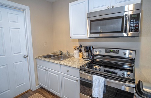 Arena District House | Remodeled Guest House Near Downtown/military Base