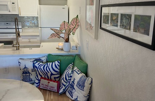 Placida House | Remodeled Hideaway- Golf Cart, Paddle Boards, Pool, Free Ferry