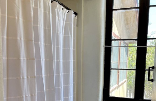 Brackettville House | Remodeled Historic Townhome across from Fort Clark Museum