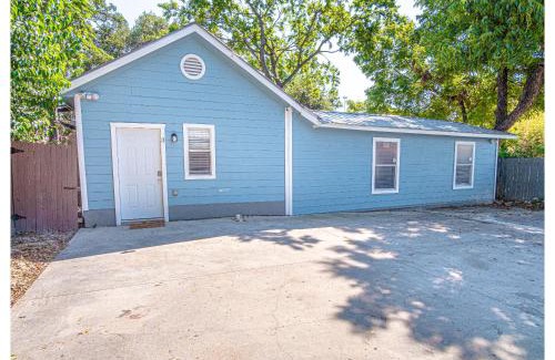 Five Points Apartment | Remodeled Historic 1BR1BA House Near Downtown