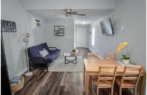 Five Points Apartment | Remodeled Historic 1BR1BA House Near Downtown