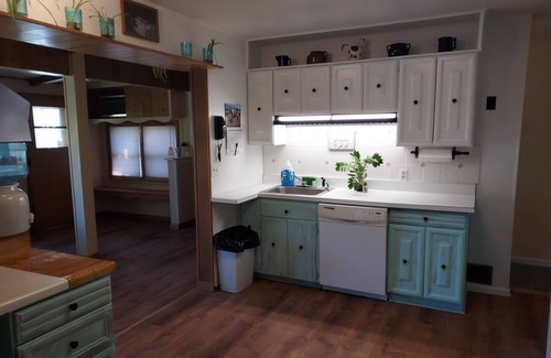 Thermopolis House | Remodeled Historic ranch headquarters w/fireplace, 5mn drive to local hotsprings
