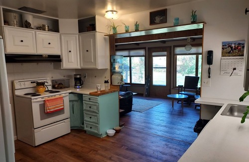 Thermopolis House | Remodeled Historic ranch headquarters w/fireplace, 5mn drive to local hotsprings
