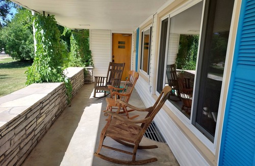 Thermopolis House | Remodeled Historic ranch headquarters w/fireplace, 5mn drive to local hotsprings
