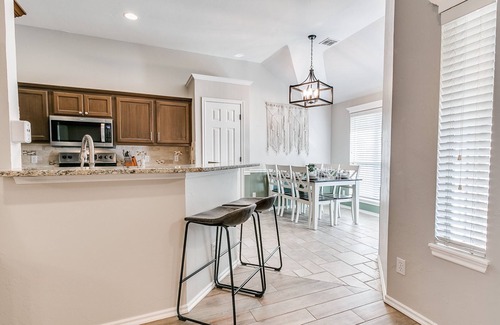 Edmond House | Remodeled home in quiet neighborhood-kid friendly