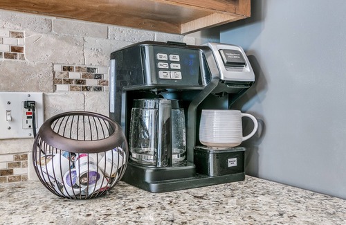 Edmond House | Remodeled home in quiet neighborhood-kid friendly
