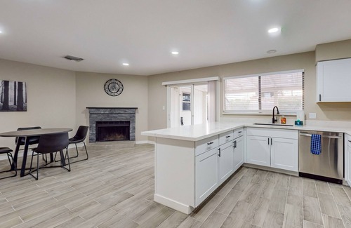 Chandler House | Remodeled home near downtown Chandler with big backyard, patio, streaming