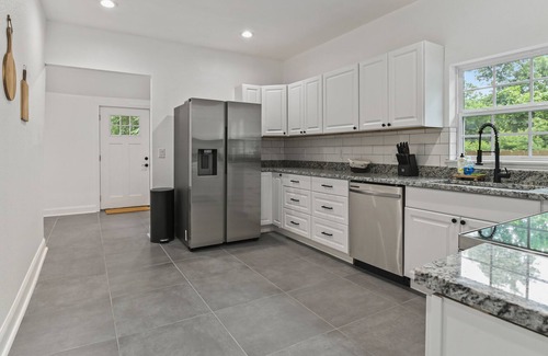 Denison House | Remodeled Home Walking distance from Downtown Denison