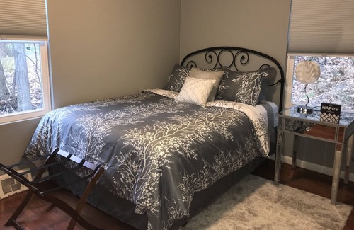 Johnson City House | Remodeled home with a view, close to BGM airport.