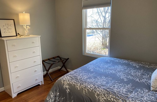 Johnson City House | Remodeled home with a view, close to BGM airport.