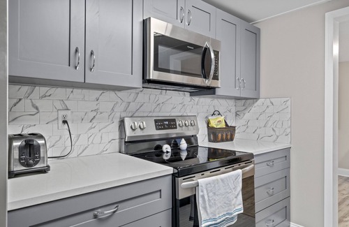 Tahitian Homes House | Remodeled Lake Front Pool Home! Sleeps 13! Bring dogs and kids!