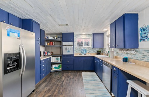 Pottsboro House | Remodeled Lake Texoma Beach Themed House Walking Distance to Neighborhood Beach