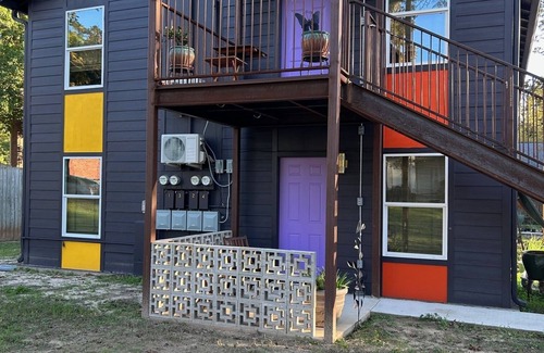 Nacogdoches Apartment | Remodeled mid-century apartment walking distance to downtown, SFA and hospital