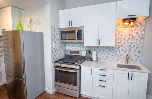 Mahncke Park Apartment | Remodeled Modern 1BR 1BA Apt Near Downtown 5min Pearl