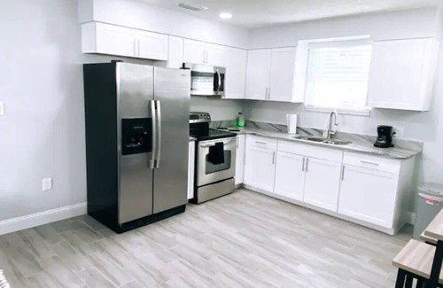 Port Richey House | Remodeled modern home