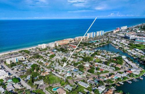 Madeira Beach Apartment | Remodeled Pet Friendly Condo, 1 Block to Beach Access, Walkable to Restaurants! Fall Promo for Mondays & Thursdays!