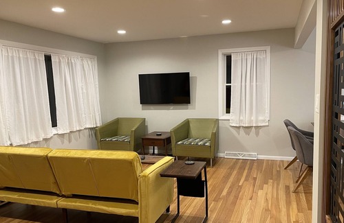 Russell House | Remodeled Ranch Home. Near to all Lake County offers.
